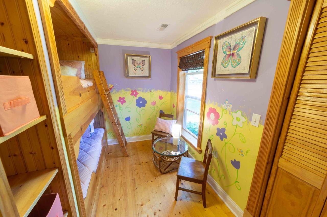 The Charming Glenn Cottage! Walk To Lake Michigan! Fennville Buitenkant foto